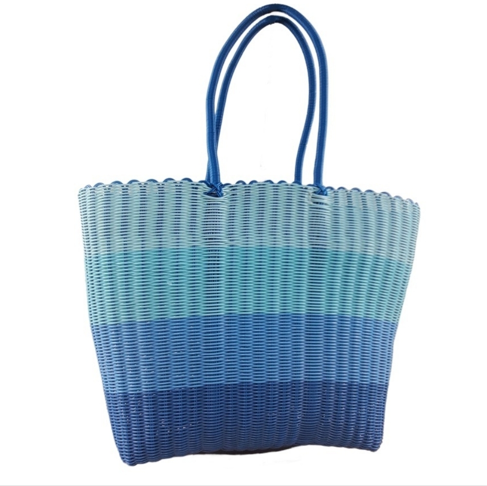 Blue Ombre Pliant Flexible Woven Beach Market Gardening Tote Bag